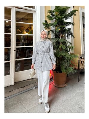 Gri Çizgili Bel Bağlamalı Gömlek Gri Çizgili Bel Bağlamalı Gömlek