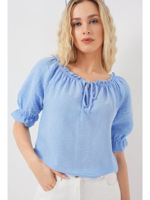 Mavi Yakası Fırfır Detaylı Bluz Mavi Yakası Fırfır Detaylı Bluz