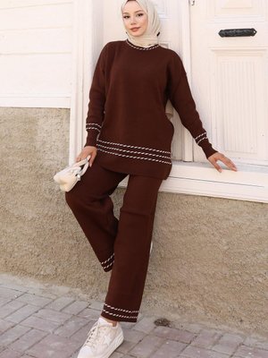 Kahverengi Şerit Detaylı Triko İkili Takım