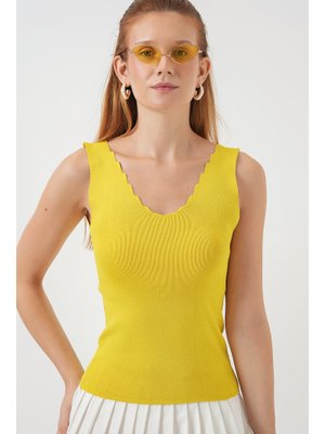 Sarı Zikzaklı V Yaka Bluz Sarı Zikzaklı V Yaka Bluz