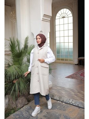 Bej Kapüşonlu Düğmeli Kolsuz Cepli Kapitone Uzun Yelek 46)