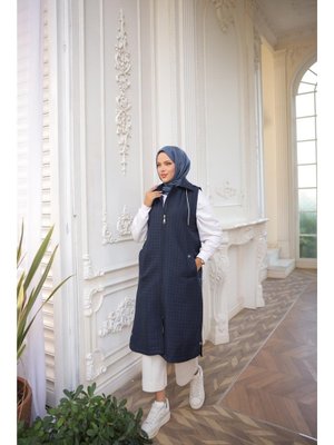 Lacivert Kapüşonlu Fermuarlı Kolsuz Yandan Cepli Kapitone Yelek 46)