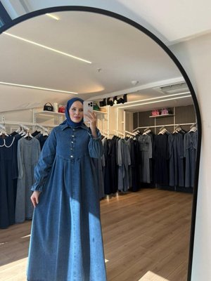 Mavi Önü Düğmeli Pile Detaylı Denim Elbise Mavi Önü Düğmeli Pile Detaylı Denim Elbise