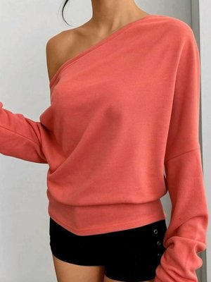 Mercan Kayık Yaka Asimetrik Salaş Kesim İki İplik Geniş Sweatshirt Mercan Kayık Yaka Asimetrik Salaş Kesim İki İplik Geniş Sweatshirt