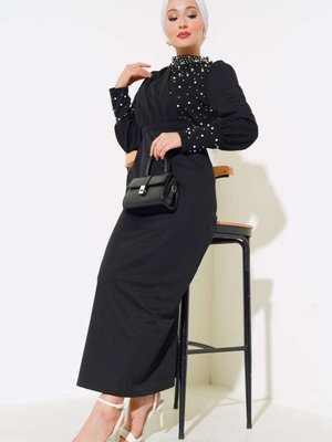 Siyah İnci Süslemeli Özel Gün Elbisesi
