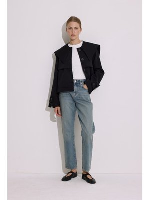 Siyah Geniş Yaka Kısa Trençkot Siyah Geniş Yaka Kısa Trençkot