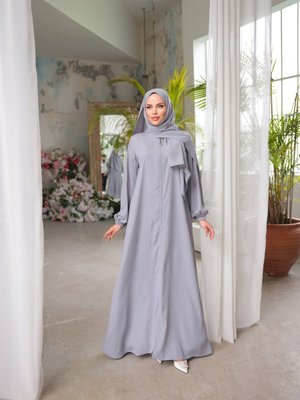 Gri Medine İpeği Şallı Namaz Elbise Gri Medine İpeği Şallı Namaz Elbise
