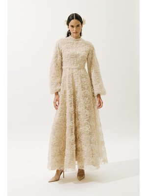 Kabarık Çiçekli Uzun Kol Abiye Elbise İnci Kabarık Çiçekli Uzun Kol Abiye Elbise İnci