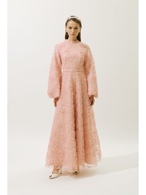 Pudra Kabarık Çiçekli Uzun Kol Abiye Elbise Pudra Kabarık Çiçekli Uzun Kol Abiye Elbise