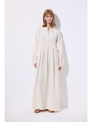 Bej Müslin Düğmeli Rahat Elbise Bej Müslin Düğmeli Rahat Elbise