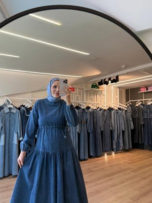 Mavi Beli Büzgülü Bağcıklı Eteği Katlı Kloş Denim Elbise