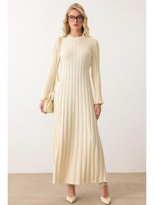 Krem E Bisiklet Yaka Kalın Fitilli Uzun Triko Elbise