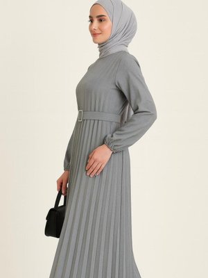 Gri Bisiklet Yaka,kolu Lastikli Ve Kemerli Piliseli Keten Elbise Gri Bisiklet Yaka,kolu Lastikli Ve Kemerli Piliseli Keten Elbise