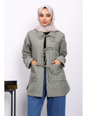 Yeşil Yakalı Çift Cepli Kapitone Ceket