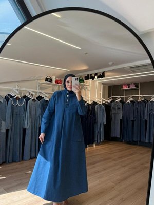 Mavi Düğmeli Arkası A Pile Büyük Cepli Denim Kot Elbise Mavi Düğmeli Arkası A Pile Büyük Cepli Denim Kot Elbise