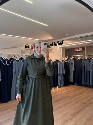 Haki Yanları Bağlamalı Yelekli Süet Elbise Haki Yanları Bağlamalı Yelekli Süet Elbise