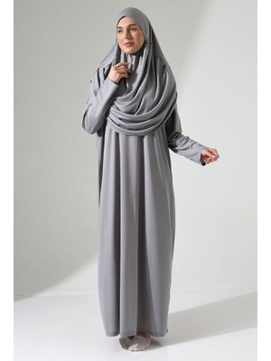 Gri Başörtülü Tek Parça Namaz Elbisesi Gri Başörtülü Tek Parça Namaz Elbisesi
