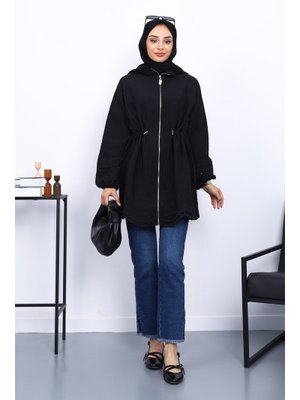 Siyah Bel Lastikli Nakış Detaylı Trenç Siyah Bel Lastikli Nakış Detaylı Trenç