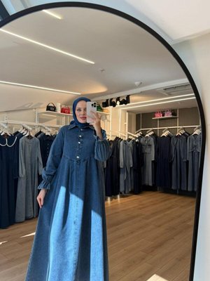 Mavi Önü Düğmeli Pile Detaylı Denim Elbise Mavi Önü Düğmeli Pile Detaylı Denim Elbise