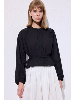 Siyah Bağlama Detaylı Kısa Bluz