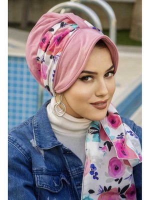 Çiçek Fularlı Şapka Bone