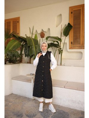 Siyah Kapüşonlu Çıtçıtlı Kolsuz Cepli Kapitone Uzun Yelek 46)