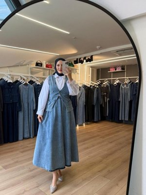 Mavi Çift Düğmeli Cep Kapaklı Yelek Etek Denim İkili Takım Mavi Çift Düğmeli Cep Kapaklı Yelek Etek Denim İkili Takım