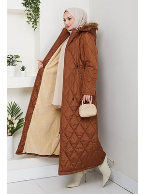 Uzun İçi Kürklü Kapişonlu Turuncu Kapitone Mont