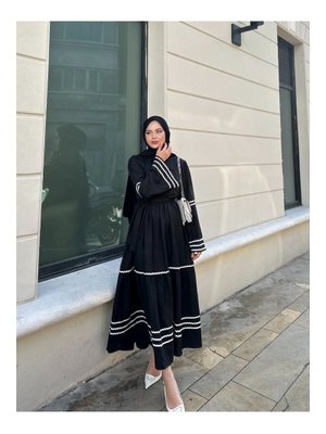 Siyah Dikiş Detaylı Keten Elbise