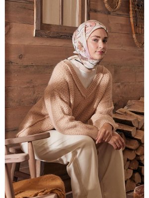 Soft Kahve Gardenıa Desen Pamuk İpek Eşarp Soft Kahve Gardenıa Desen Pamuk İpek Eşarp