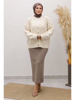 Bej Düğmeli Cepli Triko Hırka