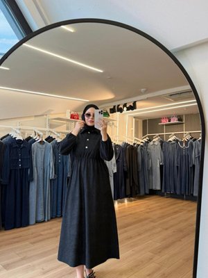 Siyah Beli Büzgülü Süet Kumaş Elbise Siyah Beli Büzgülü Süet Kumaş Elbise