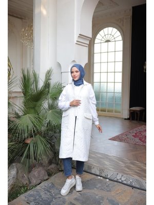 Krem Kapüşonlu Düğmeli Kolsuz Cepli Kapitone Uzun Yelek 46)