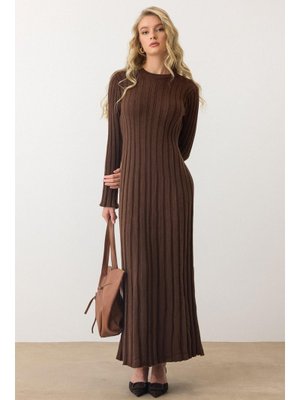 E Bisiklet Yaka Kalın Fitilli Uzun Triko Elbise Kahve