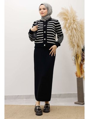 Siyah Şeritli Triko Hırka