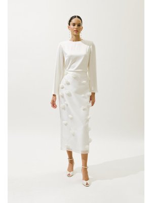 Ekru Çiçek Aplikeli Kalem Etek Ekru Çiçek Aplikeli Kalem Etek