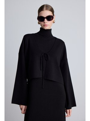 Siyah Bağcıklı Triko Hırka Siyah Bağcıklı Triko Hırka