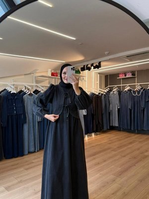 Siyah Önden Kurdale Bağlamalı Kumaş Kot Elbise Siyah Önden Kurdale Bağlamalı Kumaş Kot Elbise