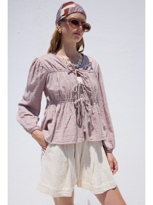 Lila Bağlama Detaylı Müslin Bluz