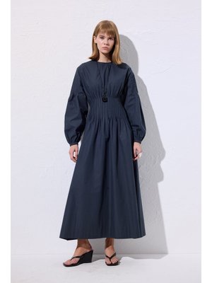 Lacivert Beli Pile Detaylı Elbise Lacivert Beli Pile Detaylı Elbise