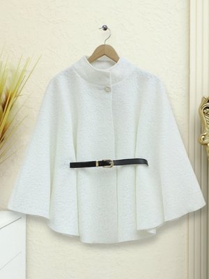 Beyaz Tek Düğmeli Kemerli Buklet Panço