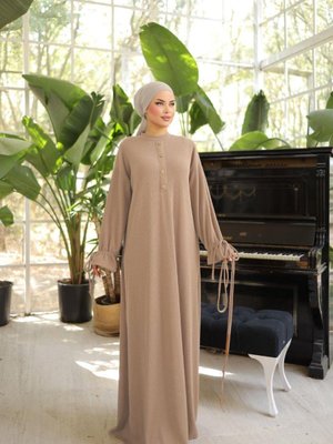 Bej Yarım Pat Düğmeli Örme Elbise Bej Yarım Pat Düğmeli Örme Elbise