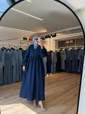 Lacivert V Yaka Beli Büzgülü Geniş Kalıp Balon Kollu Denim Kot Elbise