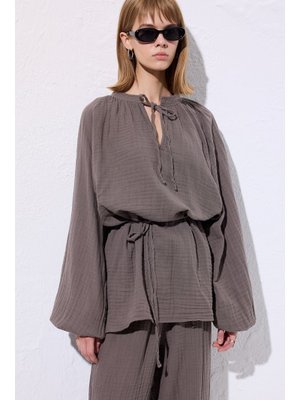 Gri Müslin Bağlamalı Bluz
