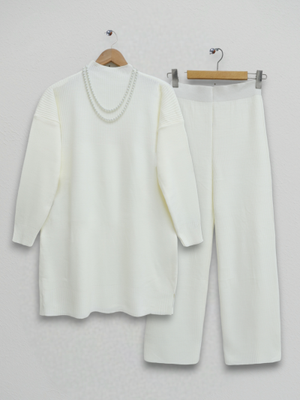 Ekru Yarım Boğazlı Triko Takım
