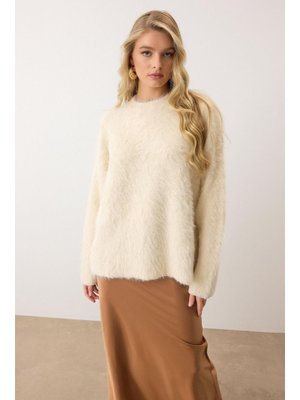Krem Oversize Tüylü Soft Kazak
