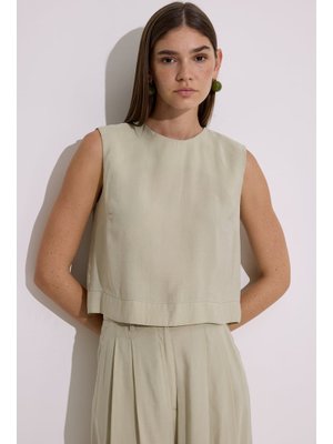 Çağla Modal Kolsuz Kısa Bluz