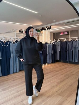 Siyah Pamuklu Kumaş Alt Üst İkili Takım Siyah Pamuklu Kumaş Alt Üst İkili Takım