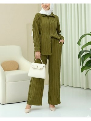Yağ Yeşili Dokulu Düğmeli Dikey Şeritli Pantolon Gömlek Takım