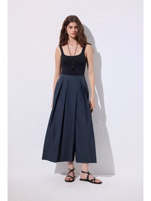Lacivert Geniş Pileli Pantolon Lacivert Geniş Pileli Pantolon